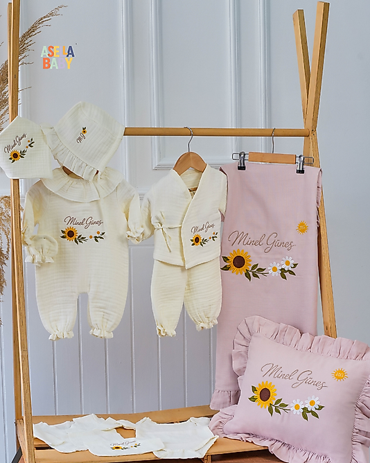 Müslin Yenidoğan Set - Bebeğinizin İsmi ve Çiçek Motif