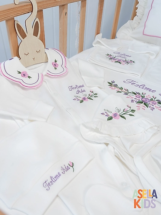 Kız Bebek Yenidoğan Set - Bebeğinizin İsmi ve Çiçek Motif